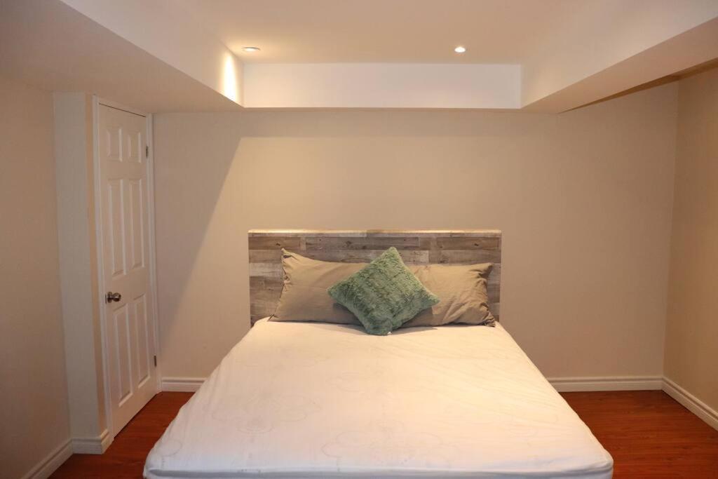 Entire 4 Bed Room Detached Residential Home Ajax Exterior photo