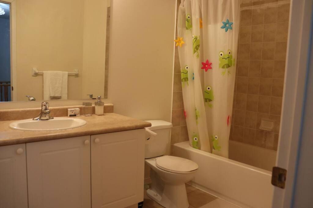 Entire 4 Bed Room Detached Residential Home Ajax Exterior photo